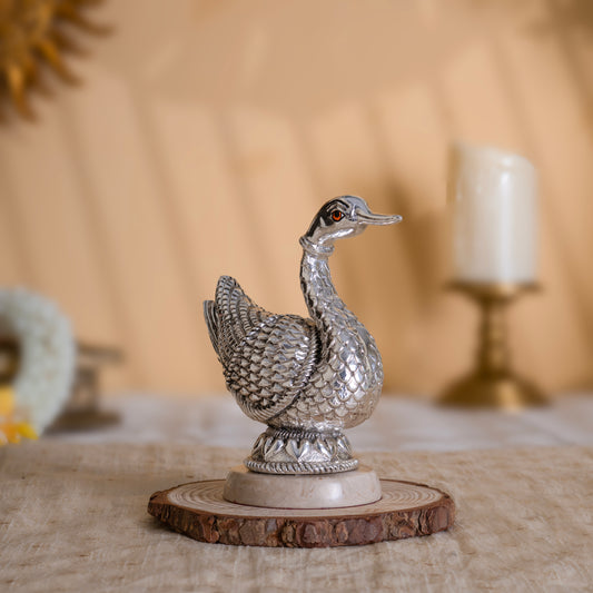 Elegant Swan of Harmony Idol Decor – Pure Silver Plated Antique Finish