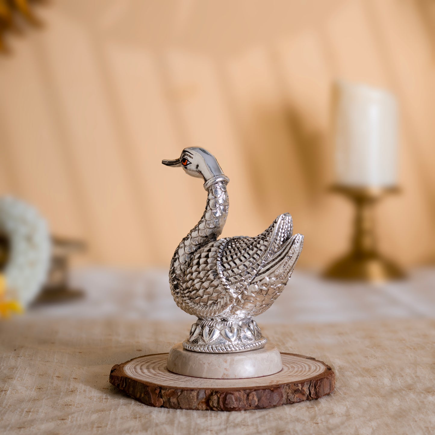 Elegant Swan of Harmony Idol Decor – Pure Silver Plated Antique Finish