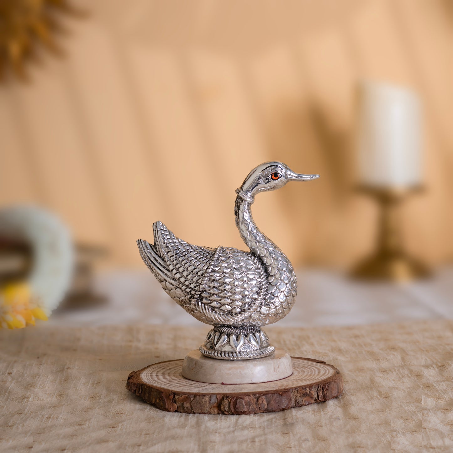Elegant Swan of Harmony Idol Decor – Pure Silver Plated Antique Finish